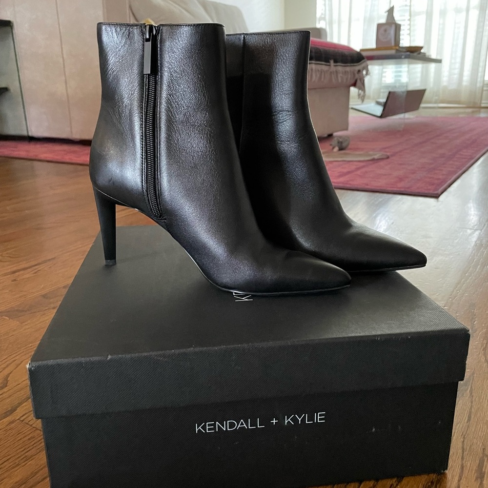 Kendall & Kylie Black Pointed Leather Ankle Boots